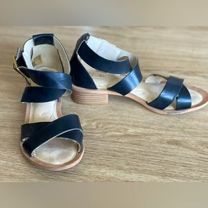 Clarks Black cross strap Sandals with 1 inch heel (US 7)